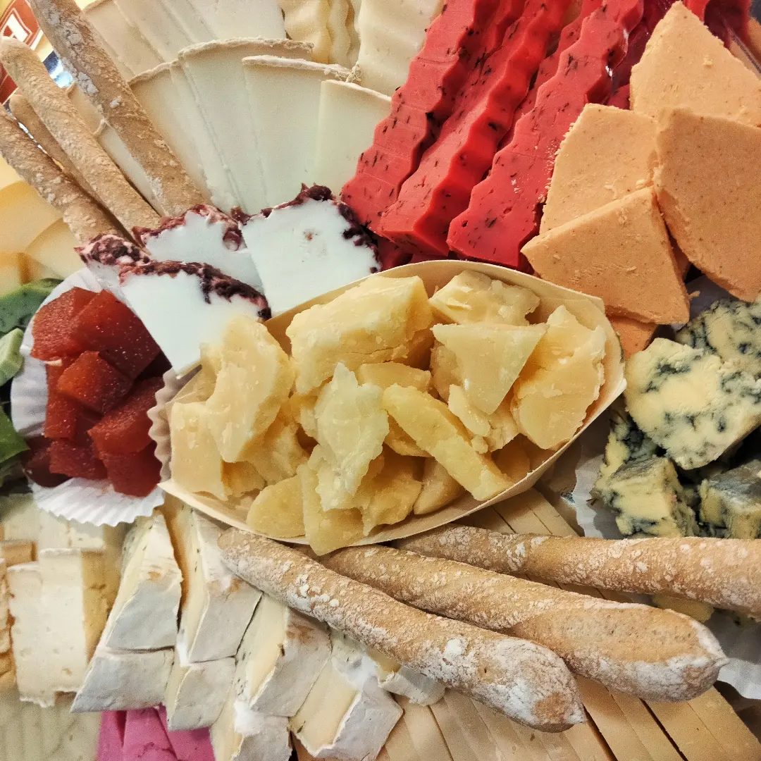 Publicación de Instagram de Charcutería Hernández con productos gourmet de la tienda (6 de 9)